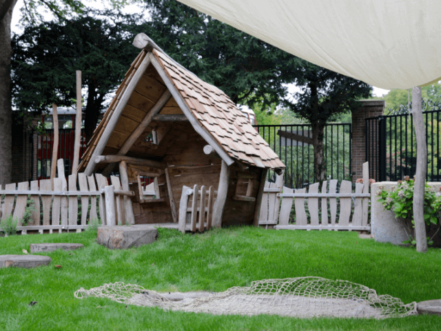 Garden Little Playhouse