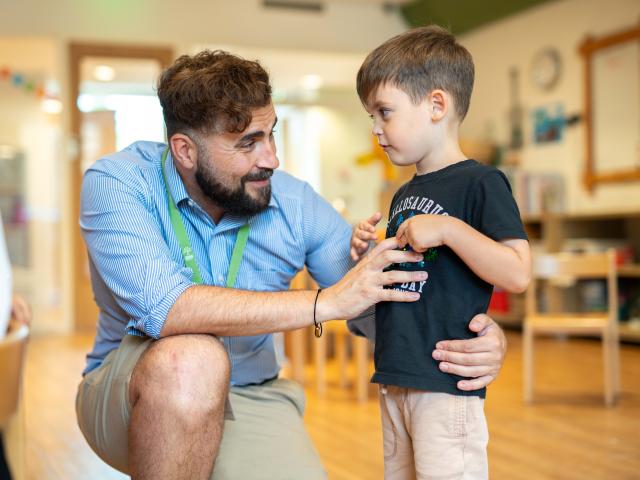 Pedagogical professional and child 
