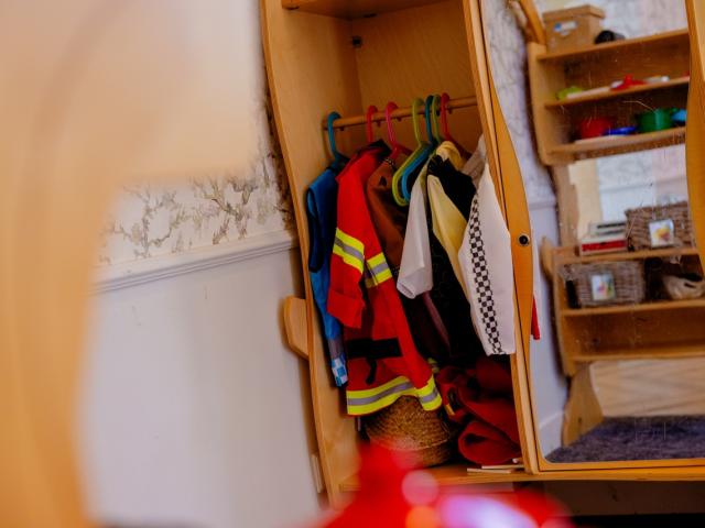 Dress-up wardrobe Club Basker The Estate After School