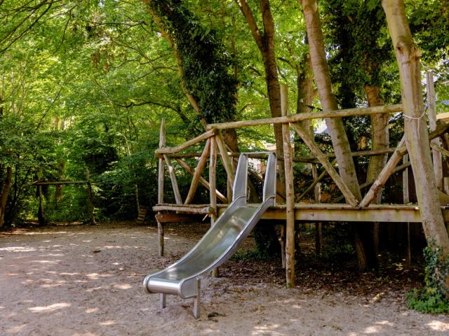 Slide in garden Club Basker After School Care The Hague